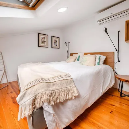 Castle-view Penthouse Duplex In شقة Lisboa