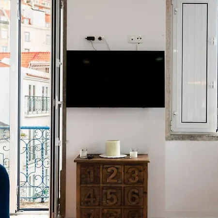 Castle-view Penthouse Duplex In * リスボン