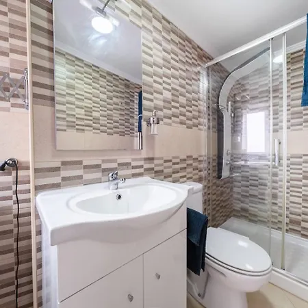 Spacious Penthouse Duplex W Castle Views Lisbon