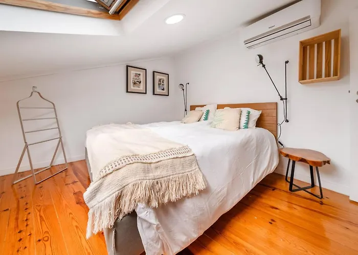 Castle-view Penthouse Duplex In Apartment Lisbon