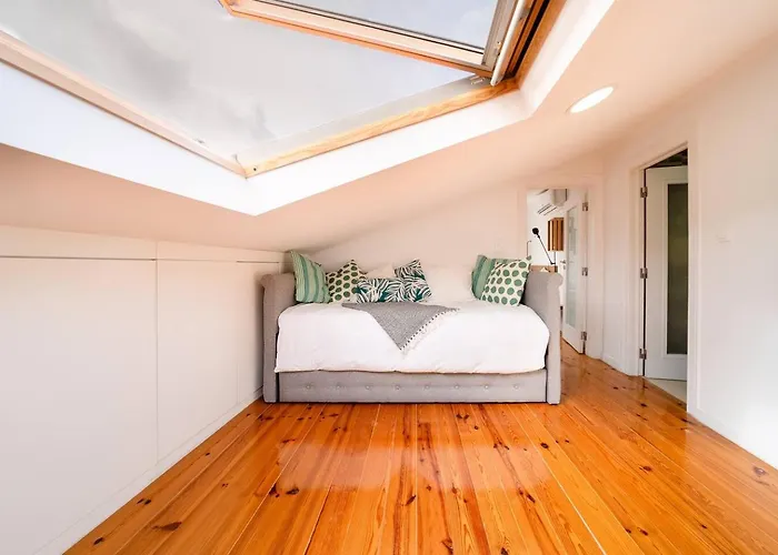 Castle-view Penthouse Duplex In * Lisbon