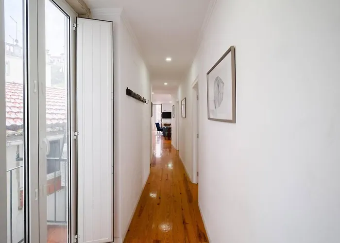 Castle-view Penthouse Duplex In Apartment *