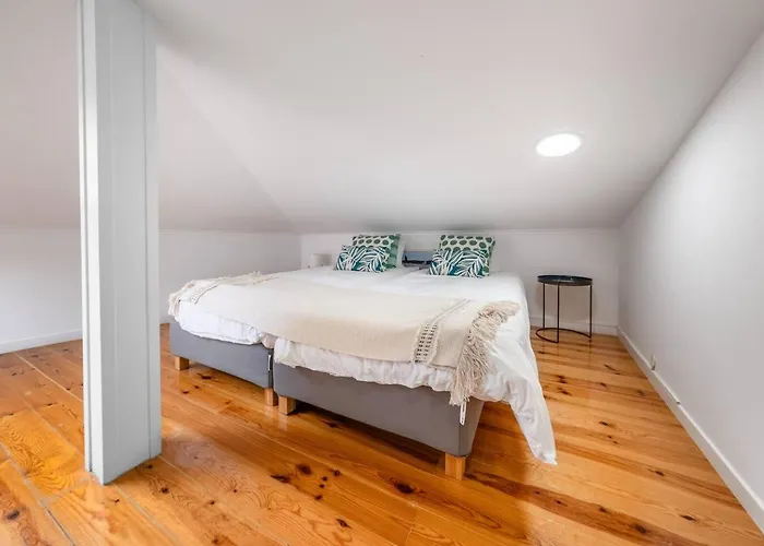 Castle-view Penthouse Duplex In Apartment *