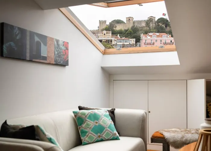 Castle-view Penthouse Duplex In Apartment Lisbon