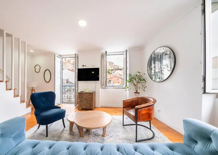 Castle-view Penthouse Duplex In Apartment *